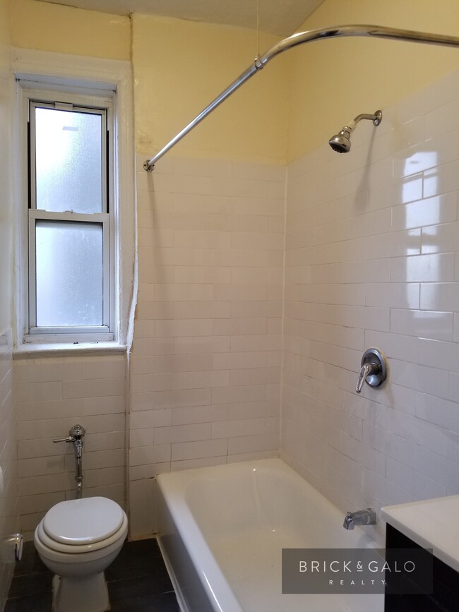 Building Photo - 2902 Cortelyou Rd