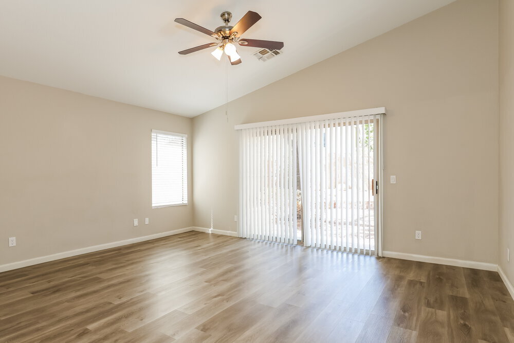Building Photo - 7418 W Lone Cactus Dr