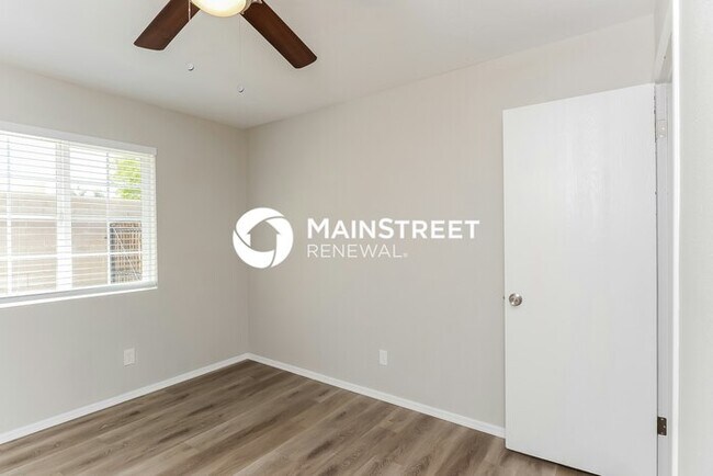 Building Photo - 5 Bedroom Pet-Friendly Home in Mesa, AZ wi...