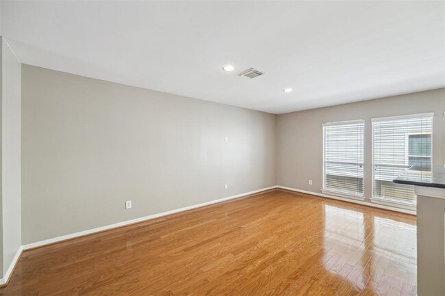 Building Photo - 1730 Bevis St
