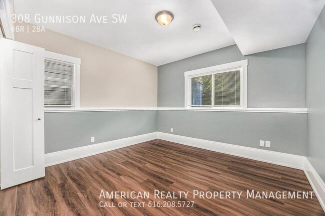 Building Photo - 308 Gunnison Ave SW