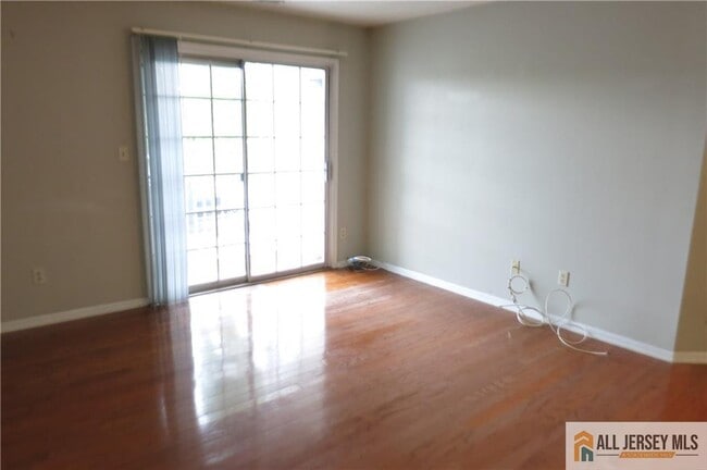 Building Photo - 1123 Waterford Dr