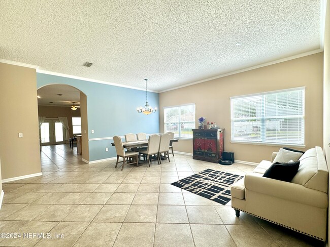 Building Photo - 12059 Autumn Sunrise Dr