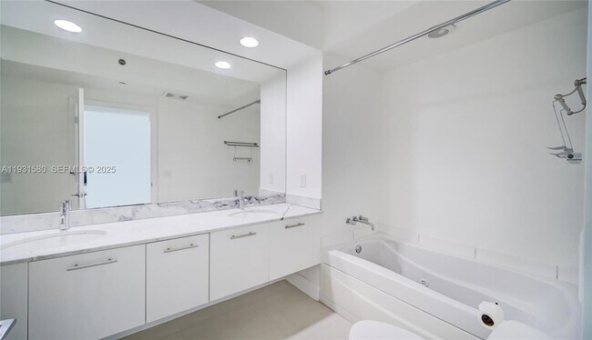 Building Photo - 55 SE 6th St