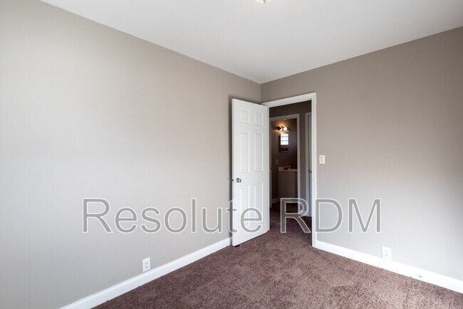 Building Photo - 7955 E 49th St