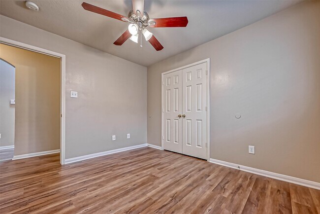 Building Photo - 911 Bent Sail Ln