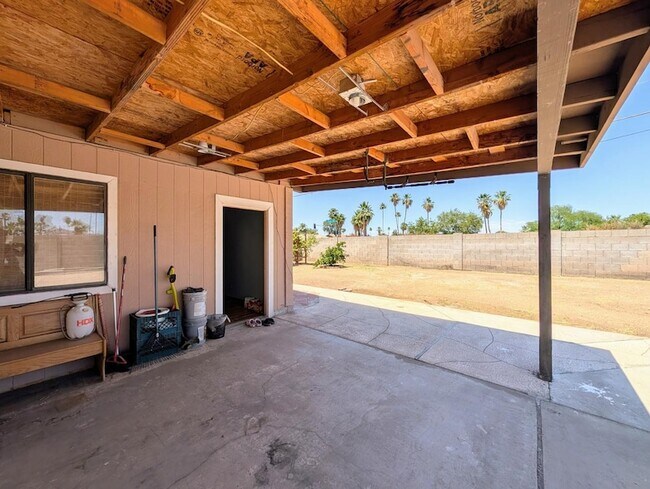 Building Photo - 3848 W North Ln