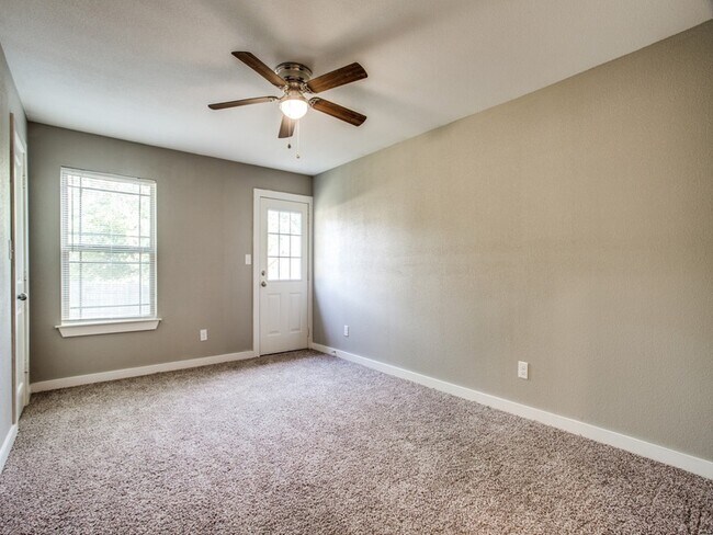 Building Photo - 8106 Tanner Ave