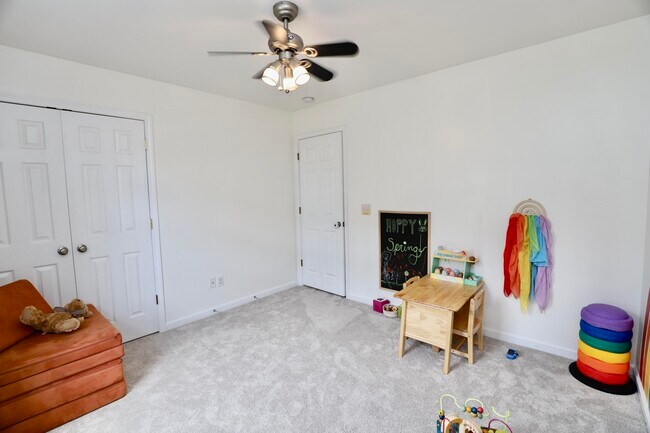 Building Photo - 1116 Waverly Pl Dr