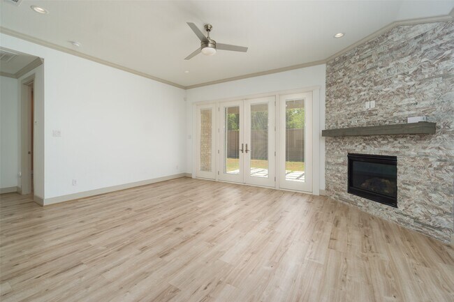 Building Photo - 2572 Ravenna Ct