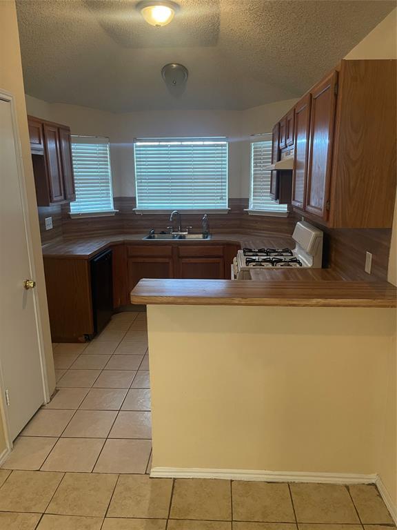 Building Photo - 5615 Gineridge Dr