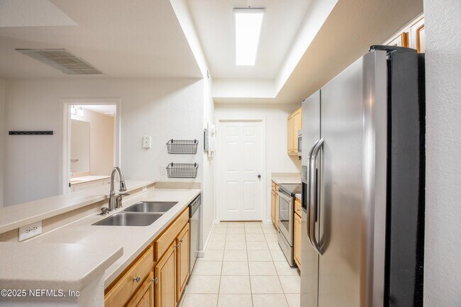 Building Photo - 10075 Gate Pkwy