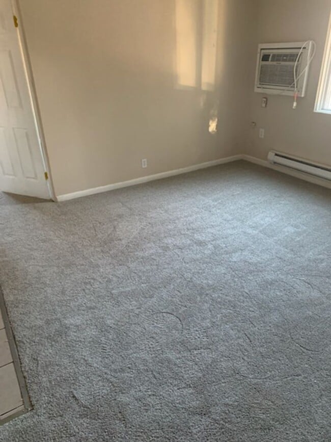 Building Photo - 1900-1904 Annett