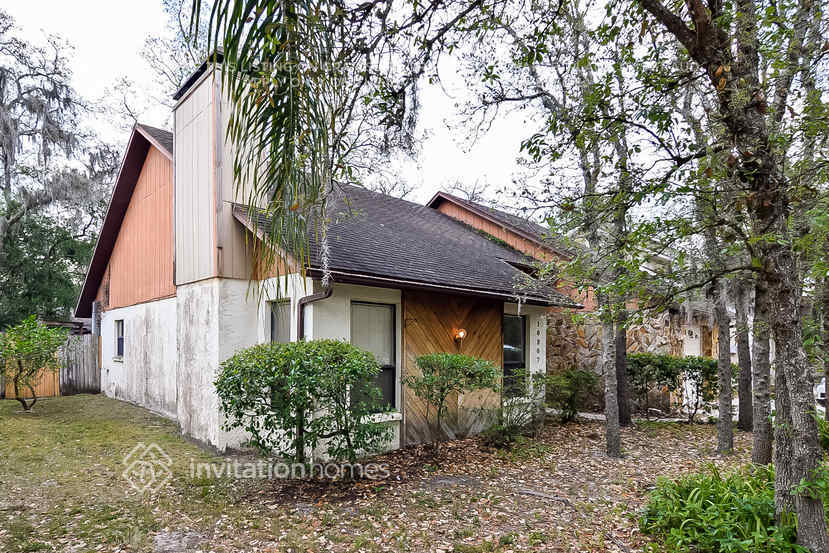 Building Photo - 10207 N Hyaleah Rd