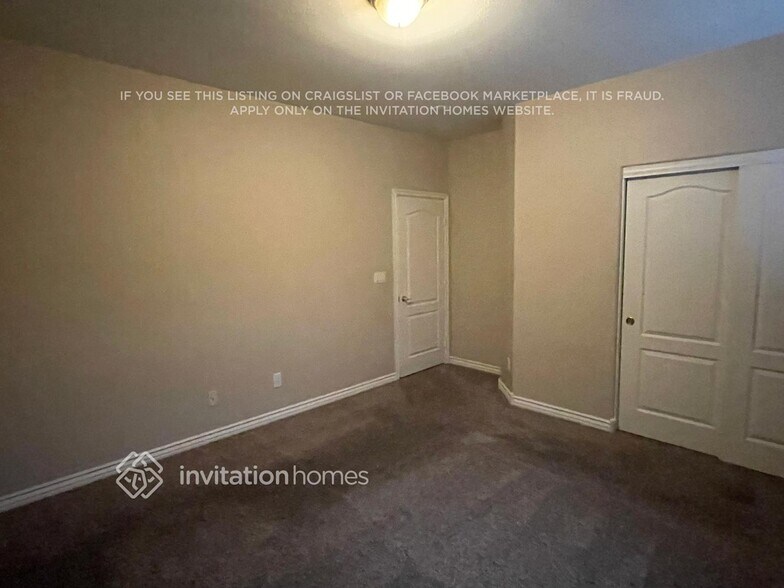 Building Photo - 5492 Oatfield St