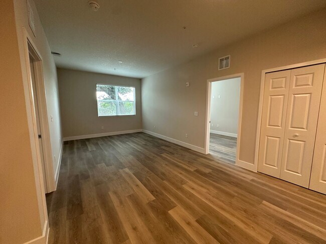 Building Photo - 4424 S Texas Ave