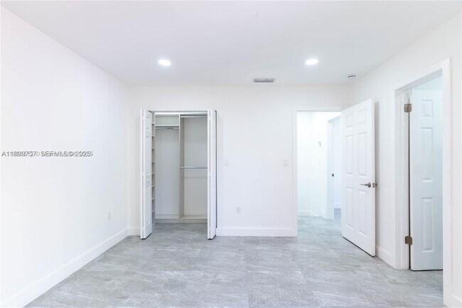 Building Photo - 13900 SW 65th Terrace