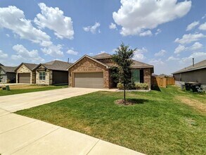 Building Photo - 121 Dylan Dr