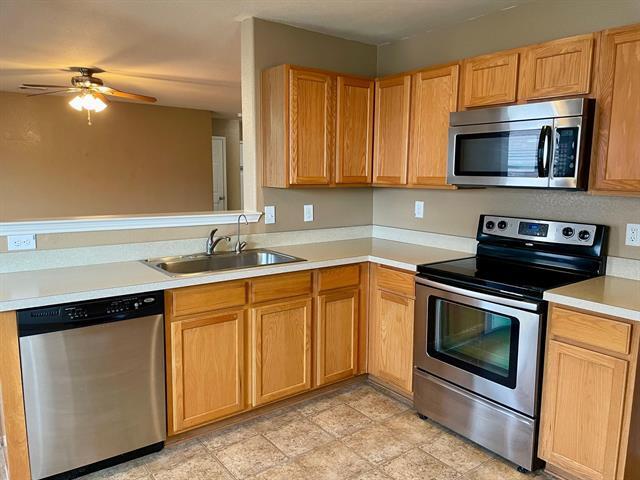 Building Photo - 12737 Northern Pine Dr