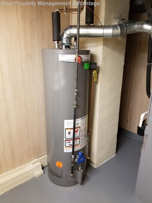 Building Photo - Meticulously Maintained 2 Bedrooms and 1.5 Bathrooms in Ferndale!