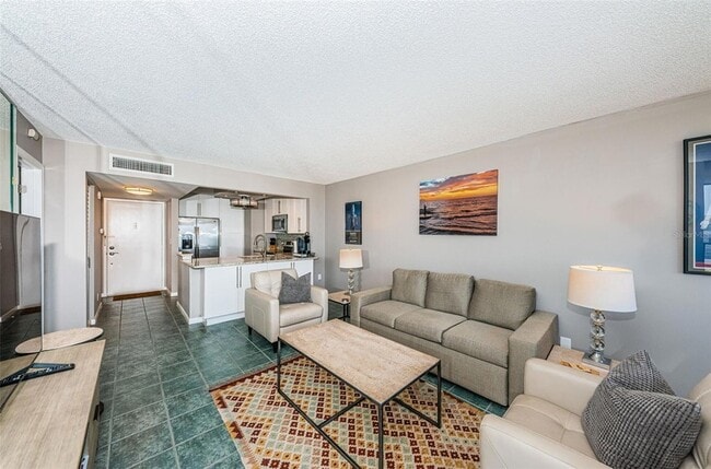 Building Photo - 6104 Palma Del Mar Blvd S