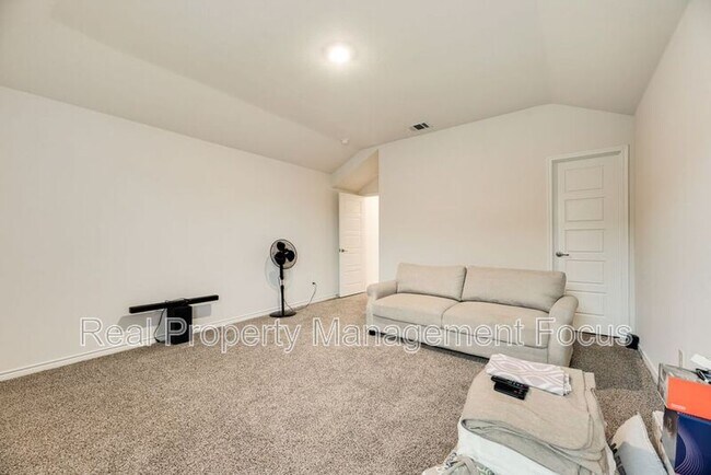 Building Photo - 7205 Bledington Ln