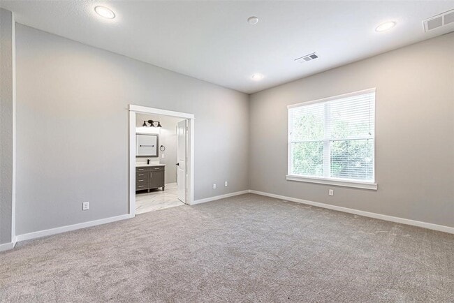 Building Photo - 6728 Parker Grv Ln