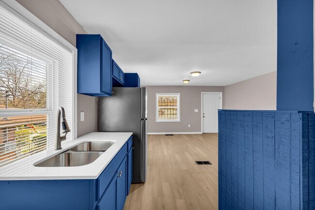 Building Photo - Charming 2BR Duplex in Atlanta