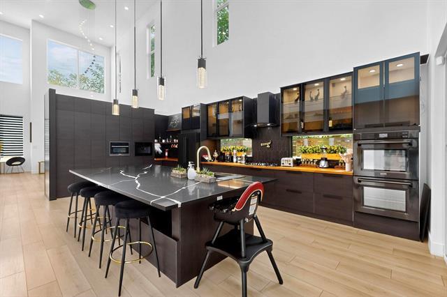 Building Photo - 3946 N Cresthaven Rd