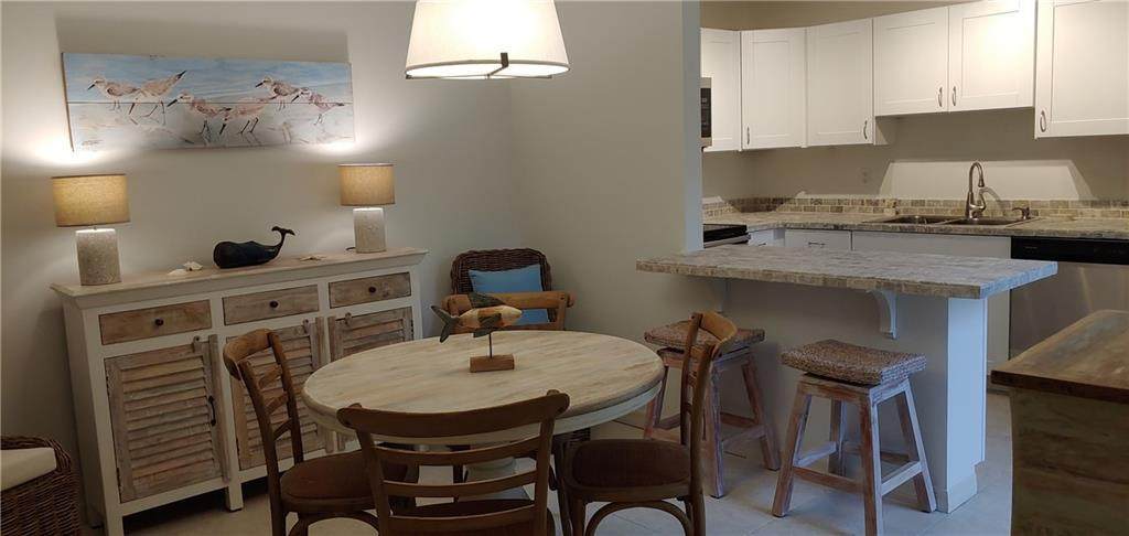 Dining Area / Kitchen - 1001 Royal Palm Blvd