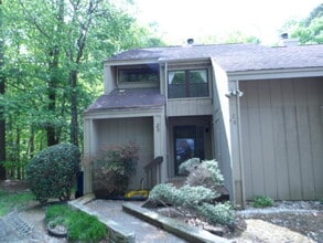Building Photo - 4100 Five Oaks Dr