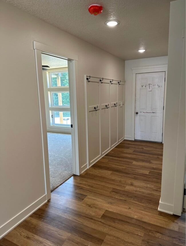 Building Photo - 107 W Park Ave