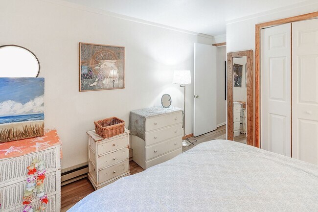 Building Photo - FRISCO! Offered Furnished or Unfurnished! 1 pet negotiable!  An Artist's retreat! Must see.