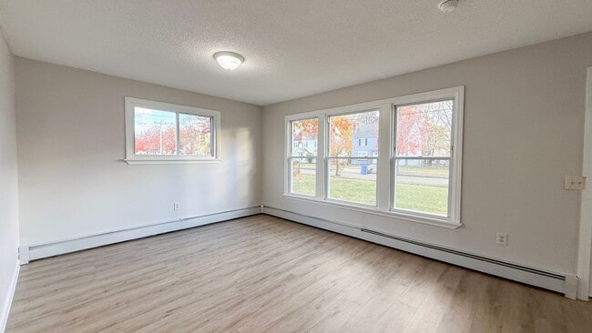 Building Photo - Gorgeous single-family Home