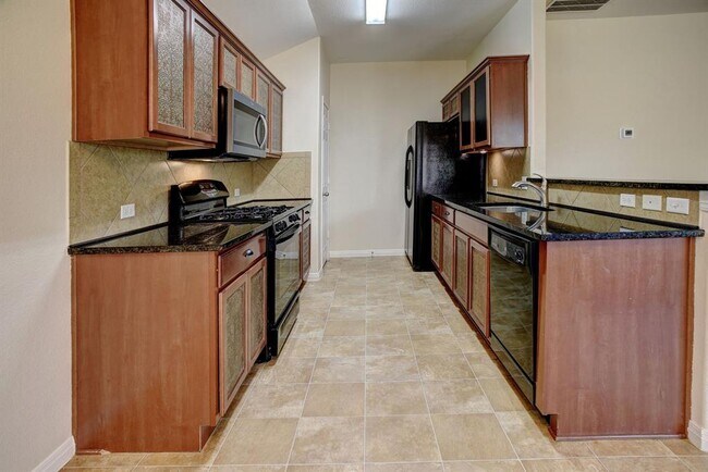 Building Photo - 208 Wildcat Dr