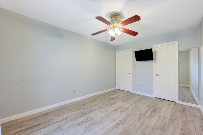 Building Photo - 16019 Fathom Ln