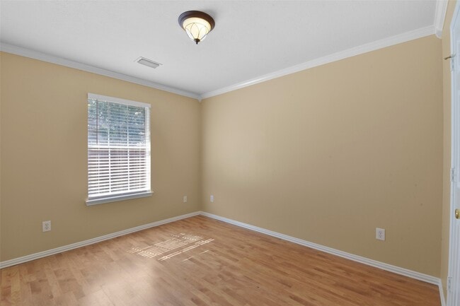 Building Photo - 9230 Eaglewood Spring Dr