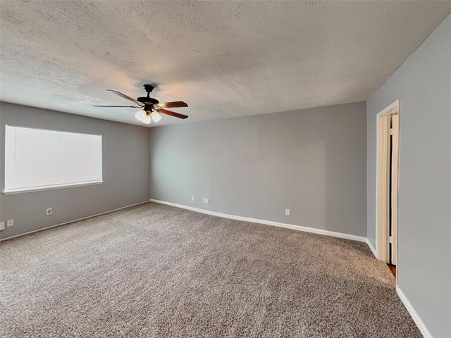 Building Photo - 7439 Oakmore Dr