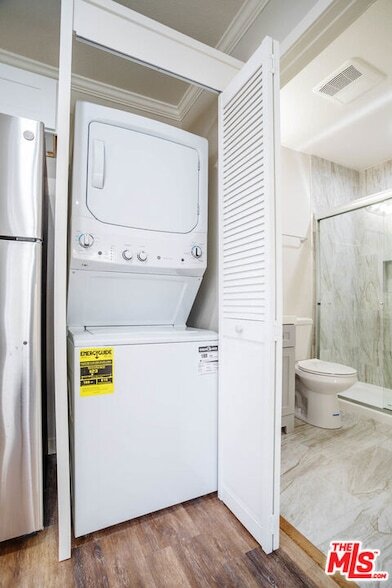 Building Photo - 1131 N Sierra Bonita Ave