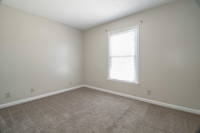 Building Photo - 3059 Woody Ln