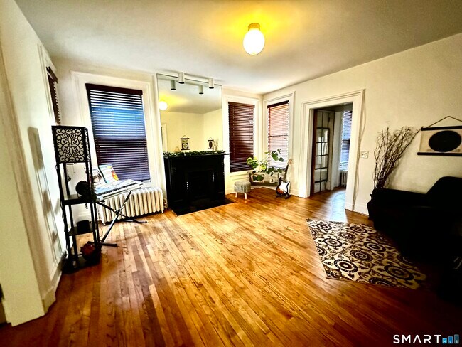 Building Photo - 95 Olive St