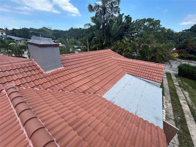 Building Photo - 9600 N Miami Ave