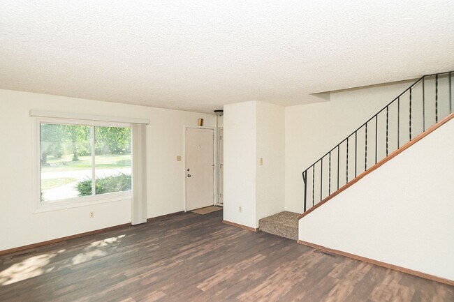 Building Photo - 702-708 E. 72nd