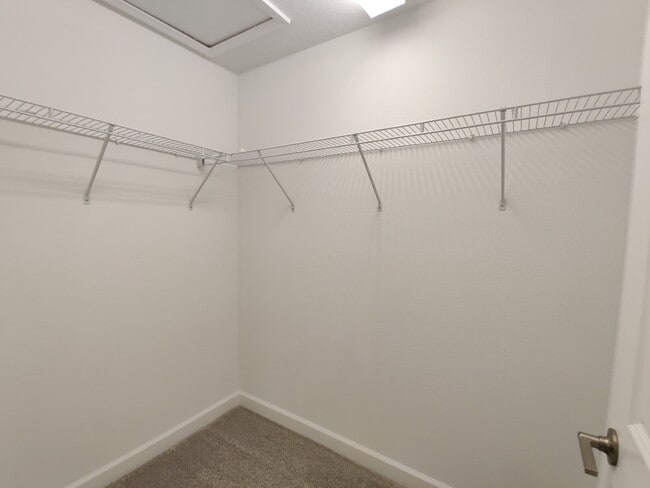 Building Photo - 23264 Willow Glen Way