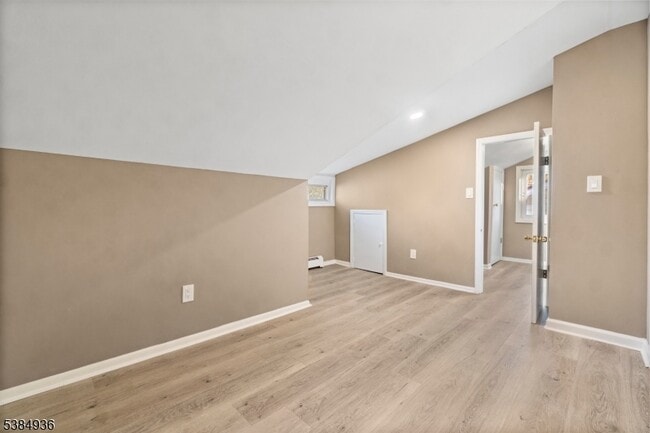 Building Photo - 29 Ligham St