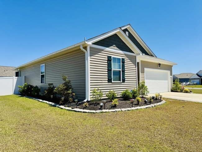 Building Photo - 1805 Castlebay Dr