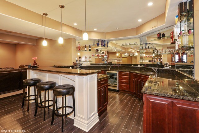 Building Photo - 2323 Douglas Ave