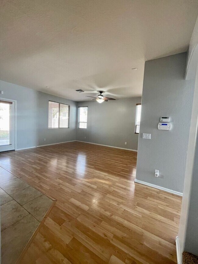 Building Photo - COMING SOON- Beautiful 2 Story Home, 5 Bed, 3 Bath in Gilbert, AZ