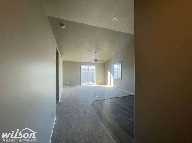 Building Photo - Charming 3BD/2BA House for Rent in West Valley