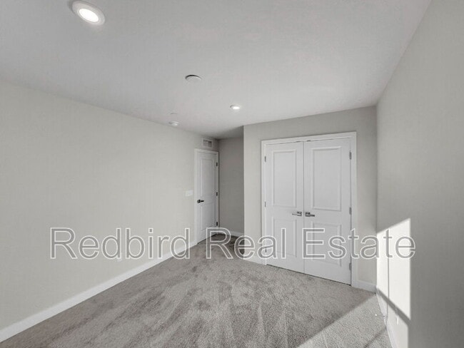 Building Photo - 1089 Mountain Vw Dr